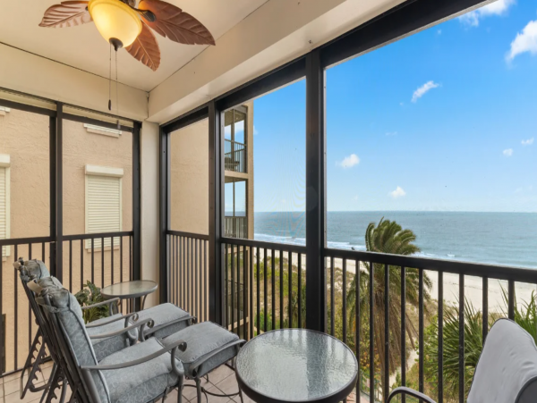 Updated 4th floor corner unit right on the Gulf